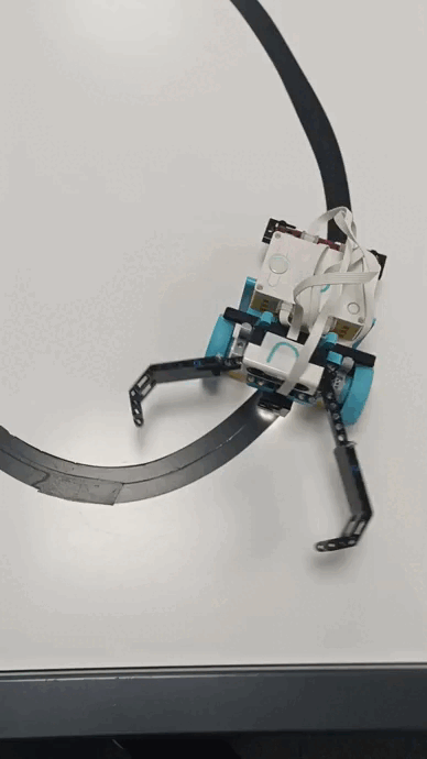 Animation du robot en action avec capteurs et bras mécaniques